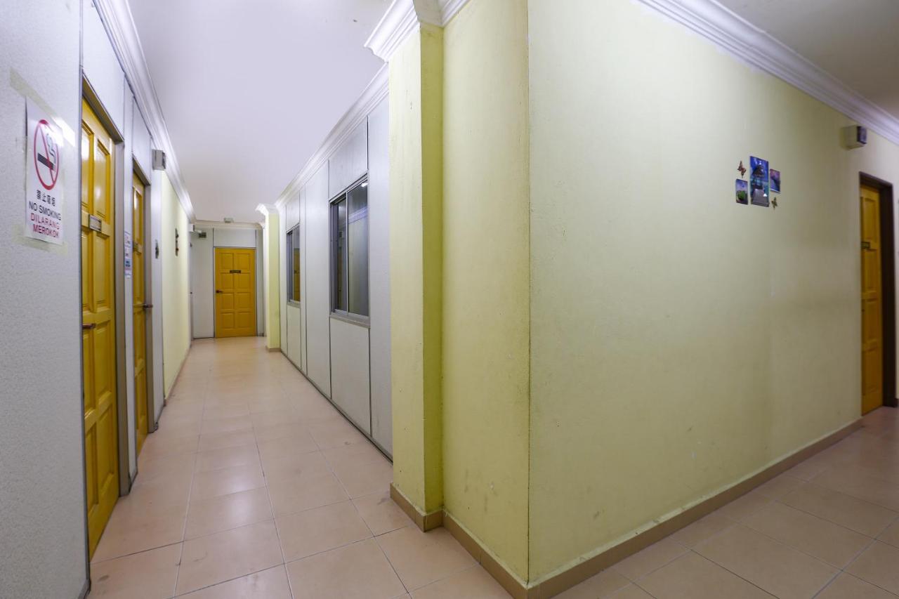 Spot On 89857 Azra Inn Κότα Μπάρου Εξωτερικό φωτογραφία